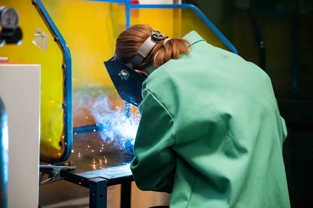 Do You Tip Spectrum Technician? Discover the Etiquette and Guidelines